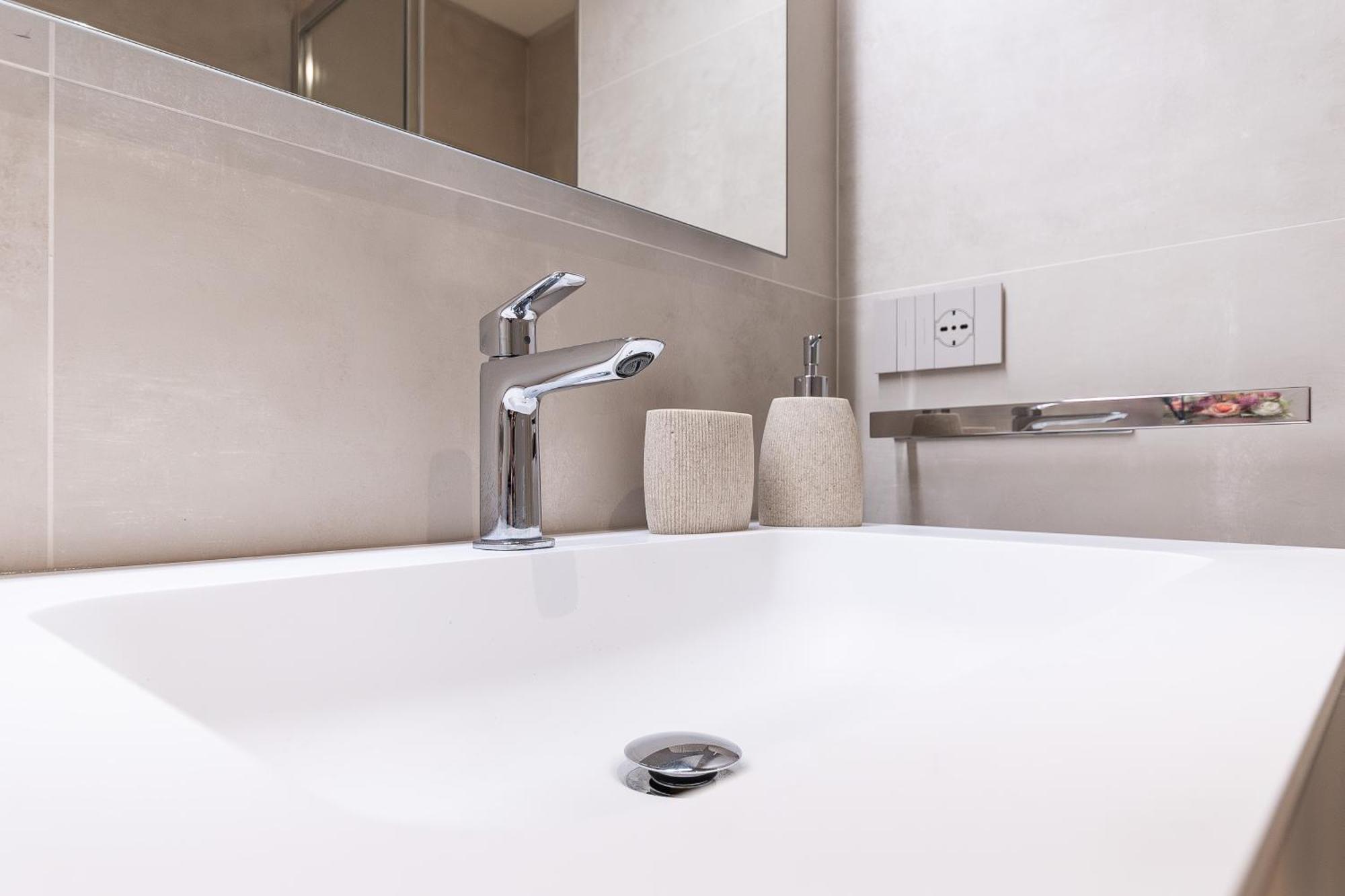 Free Parking In Luxury Suite With City View - Steps To Brignole Train Station Génova Exterior foto